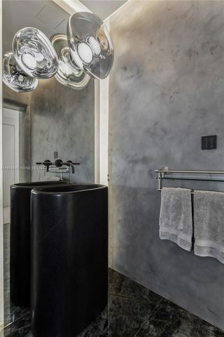 851 NE 1st Ave 3411, Miami, FL 33132