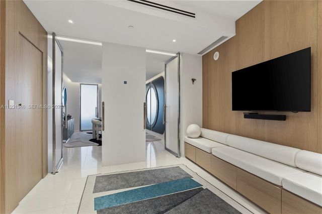 851 NE 1st Ave 3411, Miami, FL 33132