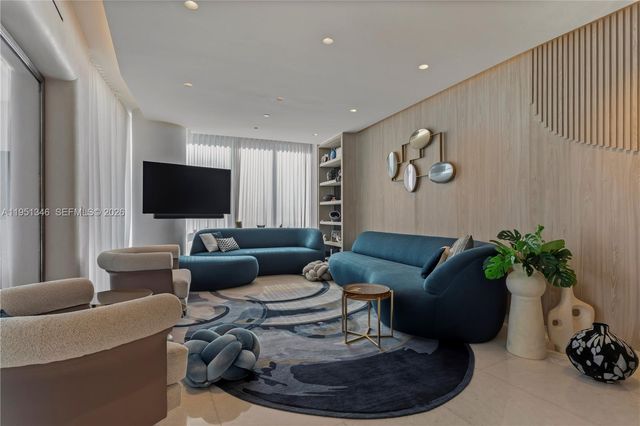 851 NE 1st Ave 3411, Miami, FL 33132