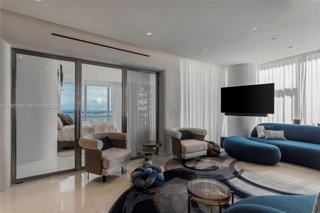 851 NE 1st Ave 3411, Miami, FL 33132