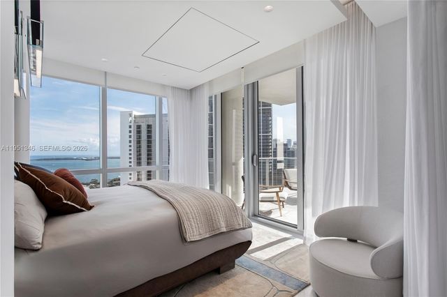 851 NE 1st Ave 3411, Miami, FL 33132