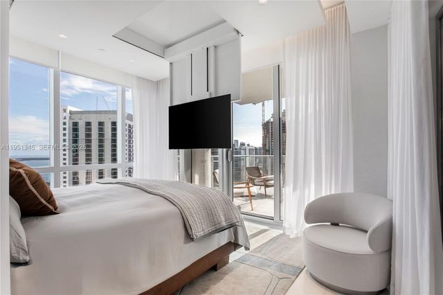 851 NE 1st Ave 3411, Miami, FL 33132