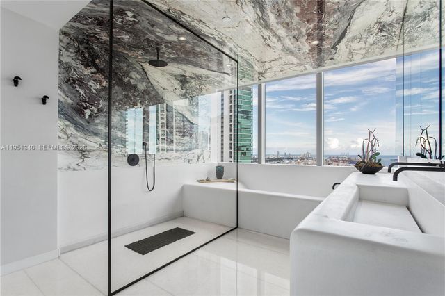 851 NE 1st Ave 3411, Miami, FL 33132