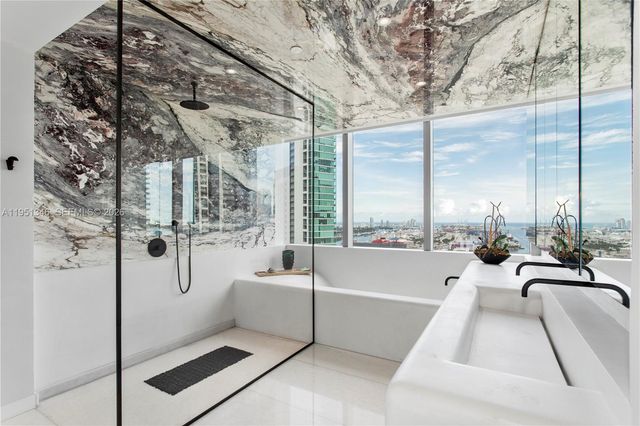 851 NE 1st Ave 3411, Miami, FL 33132