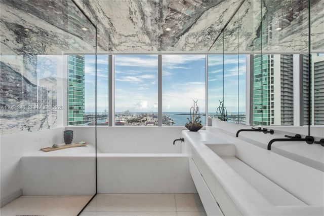 851 NE 1st Ave 3411, Miami, FL 33132