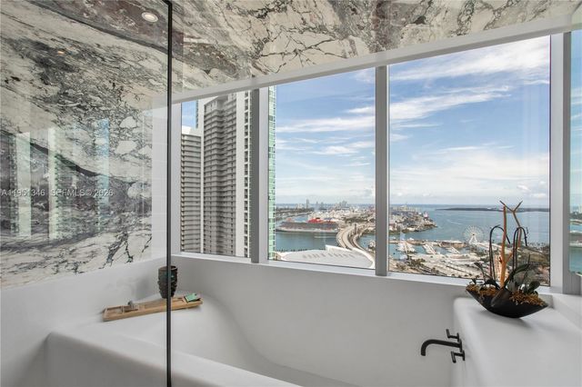 851 NE 1st Ave 3411, Miami, FL 33132