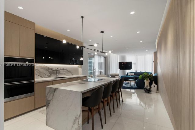 851 NE 1st Ave 3411, Miami, FL 33132