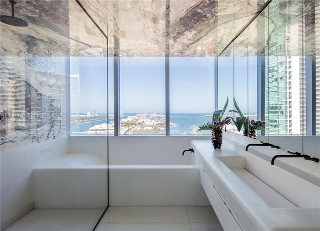 851 NE 1st Ave 3411, Miami, FL 33132