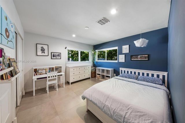 670 NE 58th St, Miami, FL 33137