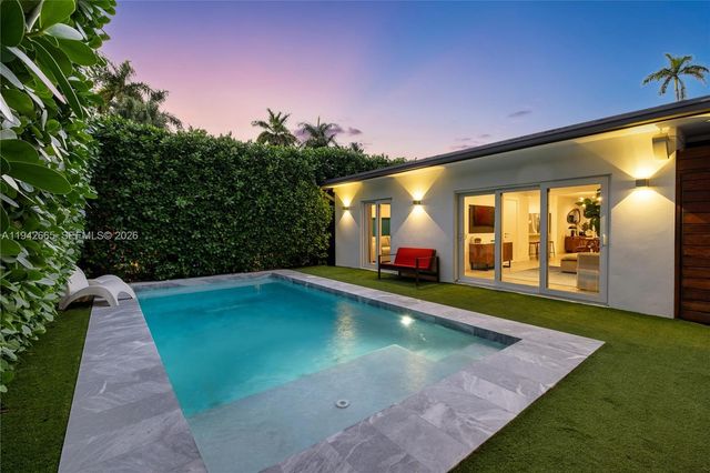 670 NE 58th St, Miami, FL 33137