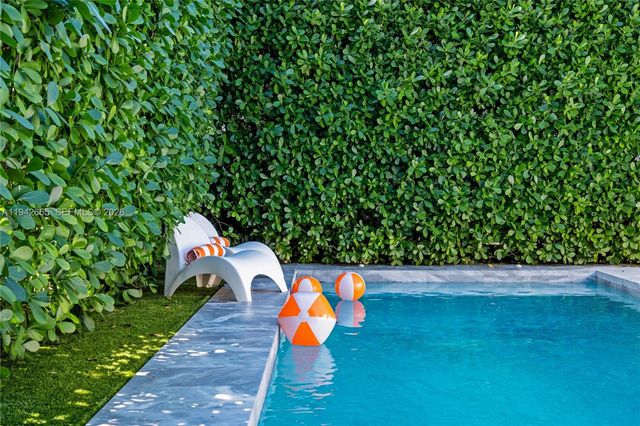 670 NE 58th St, Miami, FL 33137