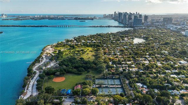 670 NE 58th St, Miami, FL 33137