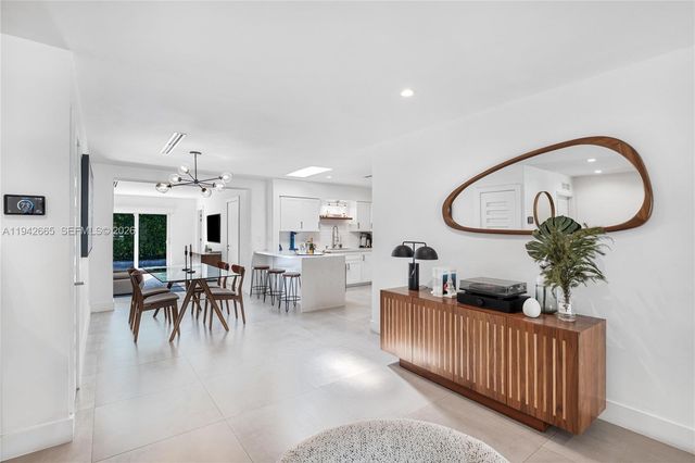 670 NE 58th St, Miami, FL 33137