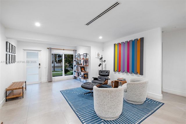 670 NE 58th St, Miami, FL 33137