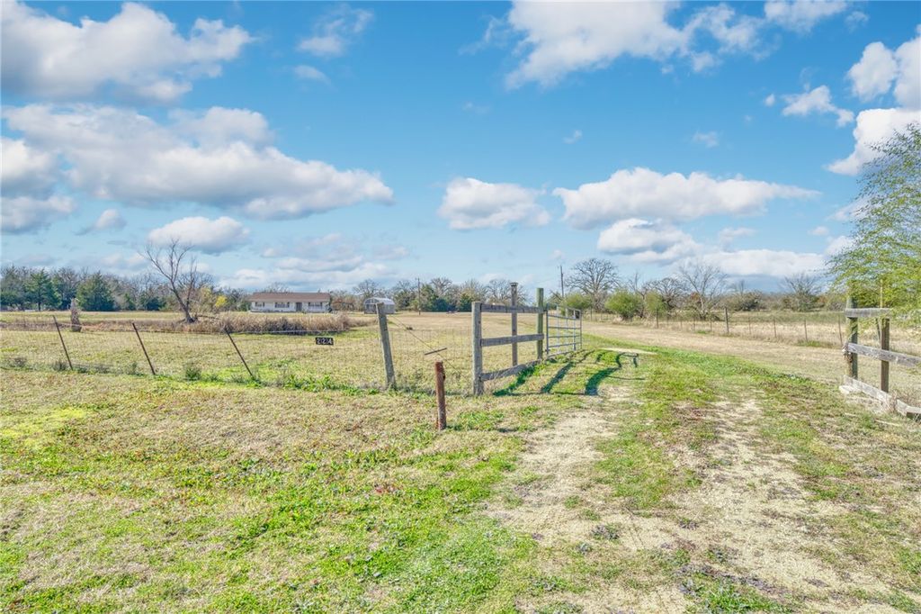 21234 Harrison Drive, Bedias, TX 77831 — photo 2