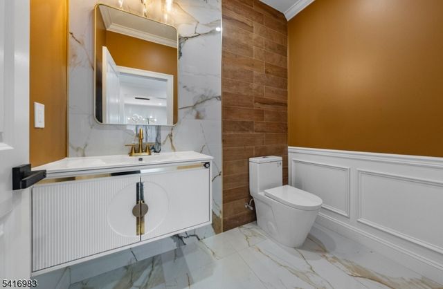 15 Scott Ter, Clifton City, NJ 07013