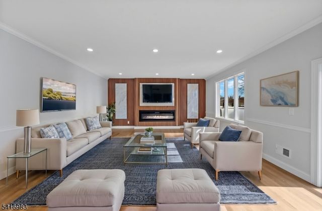 15 Scott Ter, Clifton City, NJ 07013