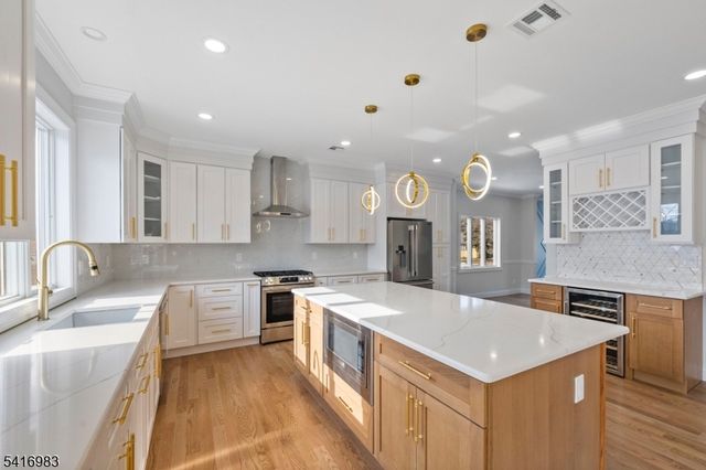 15 Scott Ter, Clifton City, NJ 07013