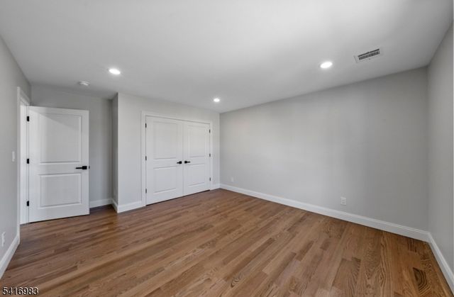 15 Scott Ter, Clifton City, NJ 07013