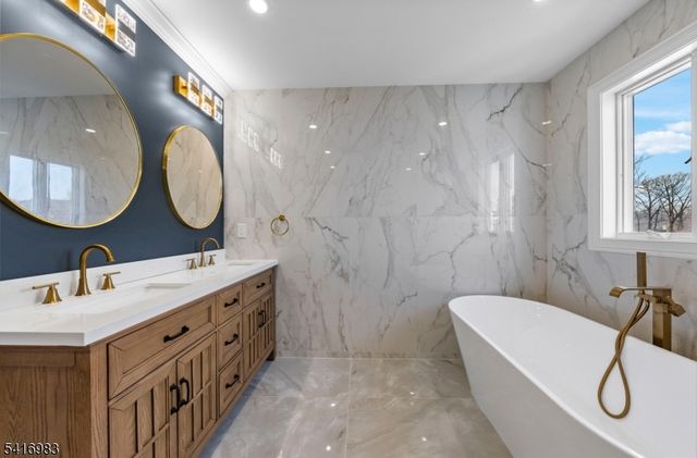 15 Scott Ter, Clifton City, NJ 07013