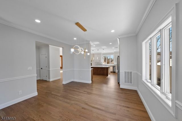 15 Scott Ter, Clifton City, NJ 07013