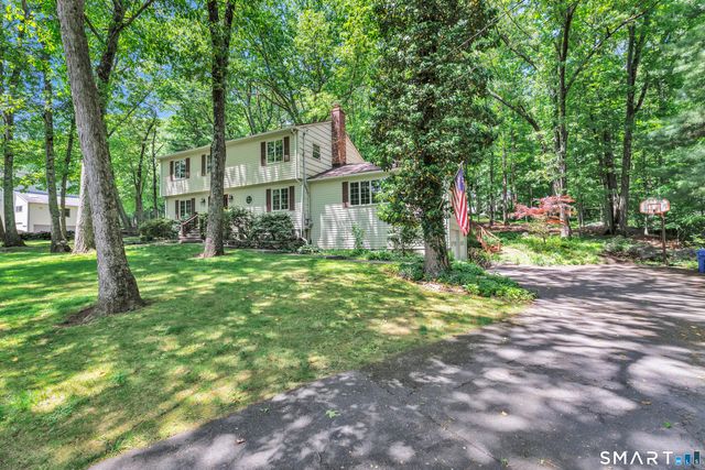 40 Owl Hill Trail, Trumbull, CT 06611