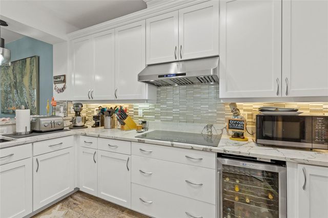 10 FRANKLIN COURT S 63C, St Petersburg, FL 33711