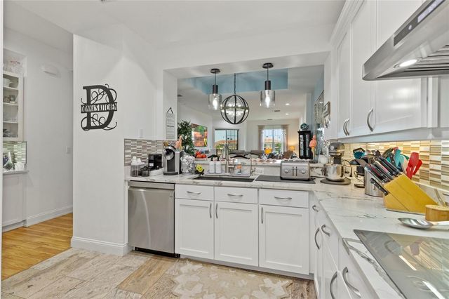 10 FRANKLIN COURT S 63C, St Petersburg, FL 33711