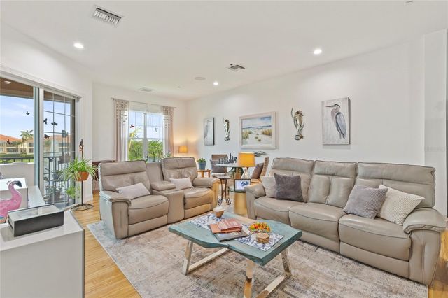 10 FRANKLIN COURT S 63C, St Petersburg, FL 33711