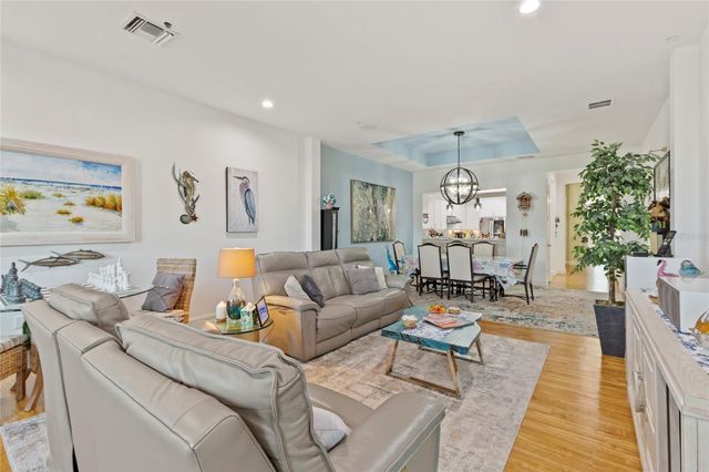 10 FRANKLIN COURT S 63C, St Petersburg, FL 33711