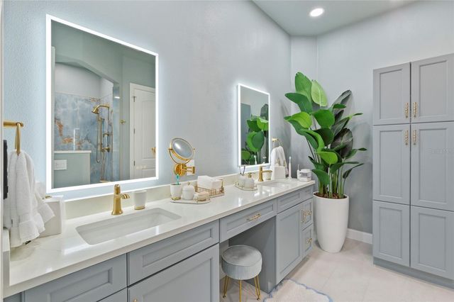 10 FRANKLIN COURT S 63C, St Petersburg, FL 33711