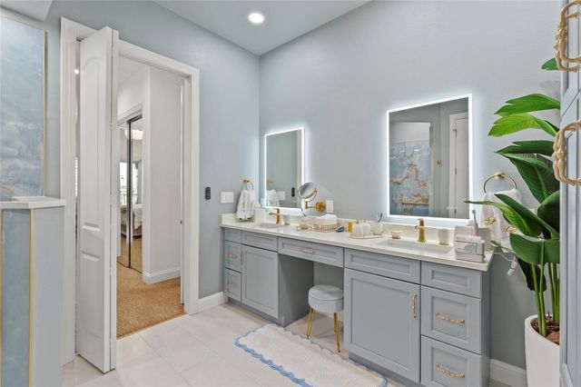 10 FRANKLIN COURT S 63C, St Petersburg, FL 33711