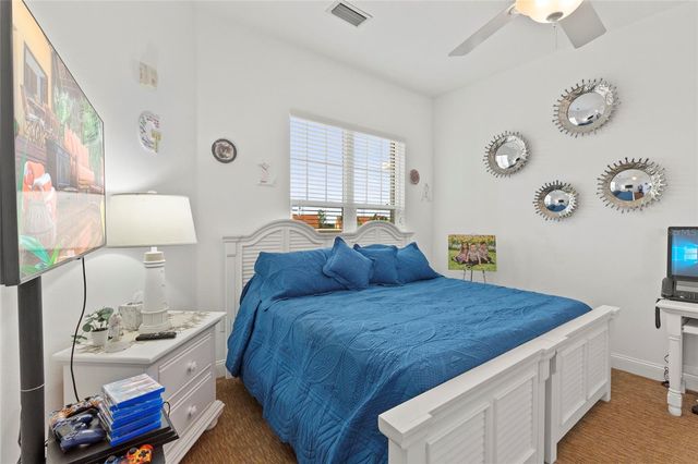 10 FRANKLIN COURT S 63C, St Petersburg, FL 33711