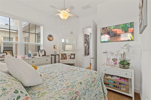 10 FRANKLIN COURT S 63C, St Petersburg, FL 33711