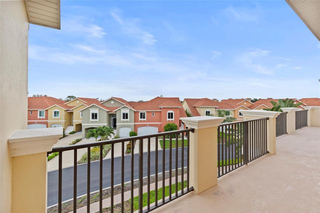 10 FRANKLIN COURT S 63C, St Petersburg, FL 33711