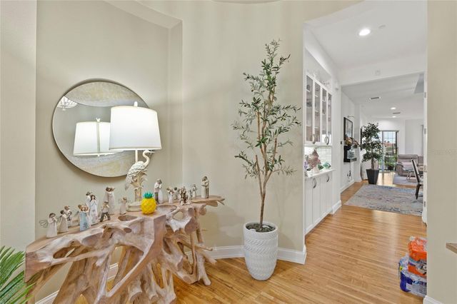 10 FRANKLIN COURT S 63C, St Petersburg, FL 33711