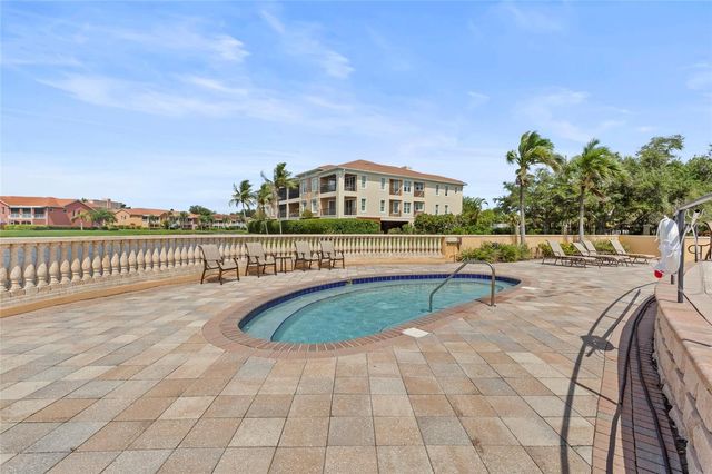 10 FRANKLIN COURT S 63C, St Petersburg, FL 33711
