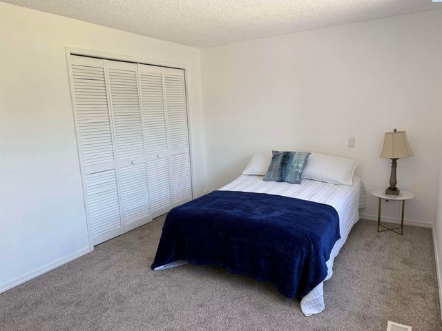 6105 W Sylvester St., Pasco, WA 99301