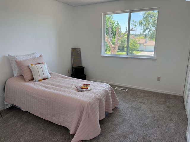 6105 W Sylvester St., Pasco, WA 99301