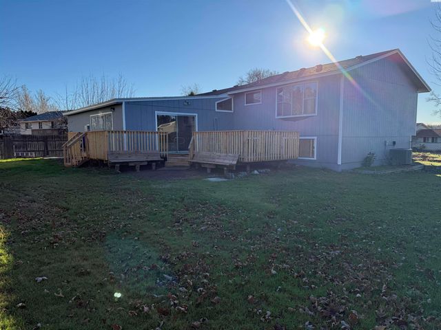 6105 W Sylvester St., Pasco, WA 99301