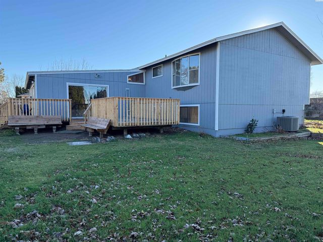 6105 W Sylvester St., Pasco, WA 99301