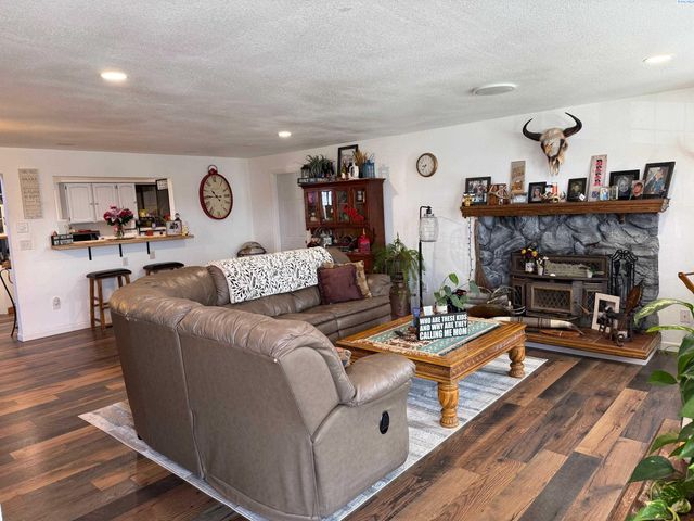 6105 W Sylvester St., Pasco, WA 99301