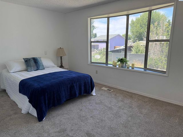 6105 W Sylvester St., Pasco, WA 99301