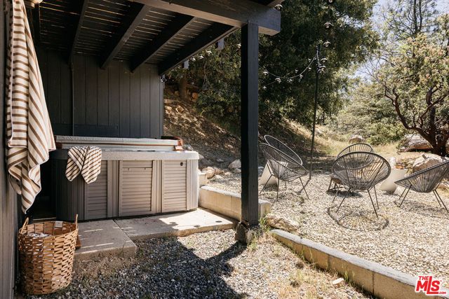 27585 Alpen Drive, Lake Arrowhead, CA 92352