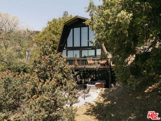 27585 Alpen Drive, Lake Arrowhead, CA 92352