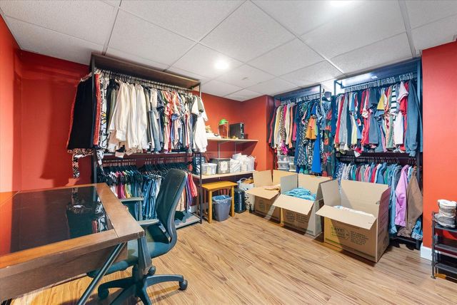 213 Summit DRIVE, Port Washington, WI 53074