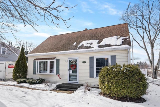 213 Summit DRIVE, Port Washington, WI 53074