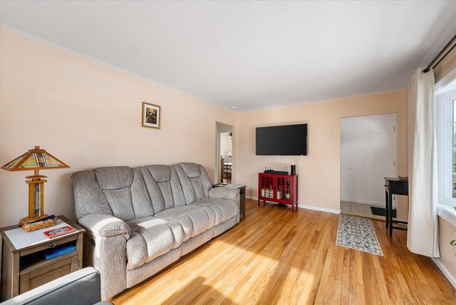 213 Summit DRIVE, Port Washington, WI 53074