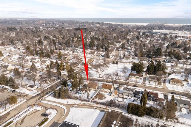 213 Summit DRIVE, Port Washington, WI 53074