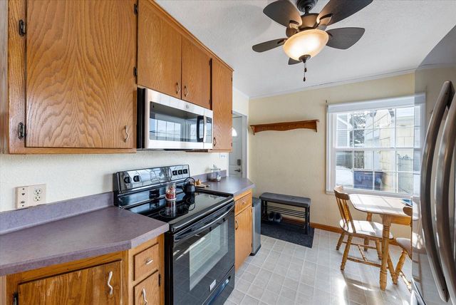 213 Summit DRIVE, Port Washington, WI 53074